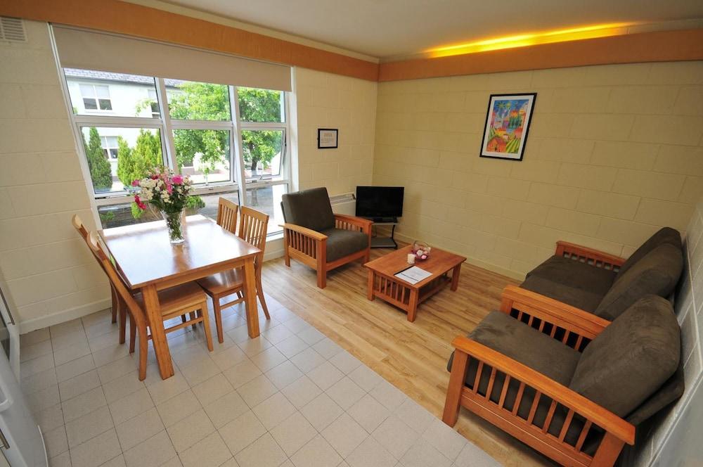 Corrib Village Rooms University Of Galway Dış mekan fotoğraf